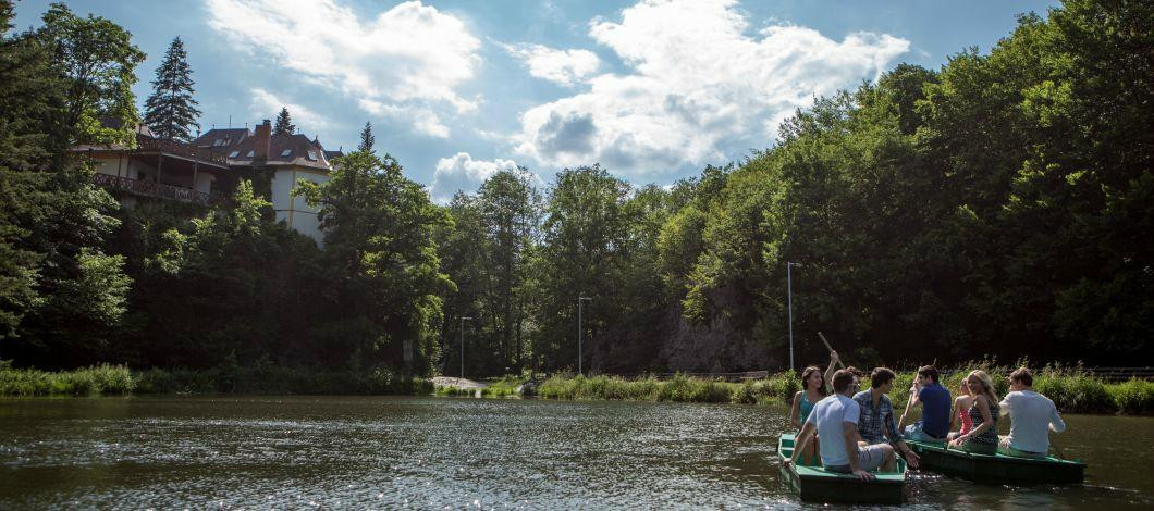 Telkibanya酒店住宿-Kőkapu Vadászkastély és Hotel & Apartments