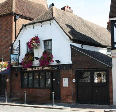 Allied Arms-雷丁必去景点