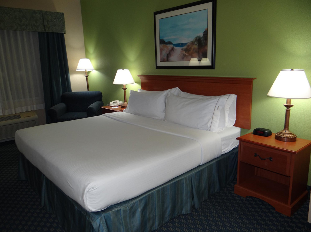 Holiday Inn Express & Suites Salisbury - Delmar by IHG