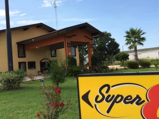 Super 8 by Wyndham Kinder la