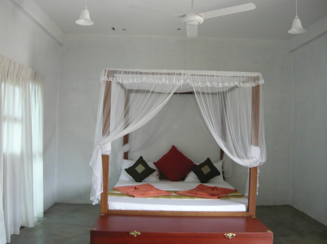 Crazy Peacock Holiday Resort主图