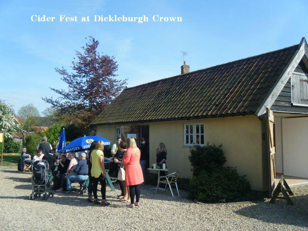 The Dickleburgh Crown主图