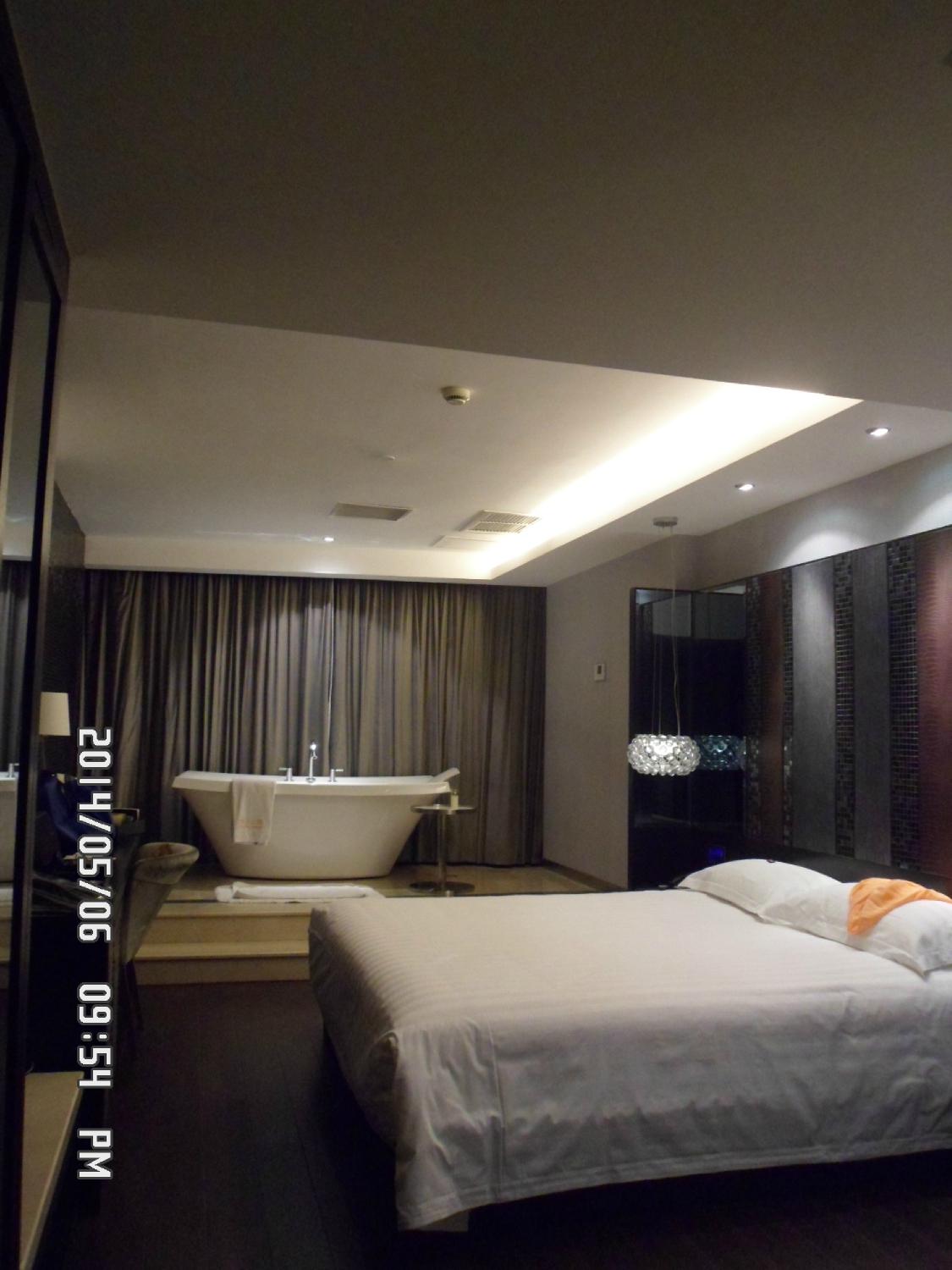 上海桔子酒店公平路北外滩精选酒店-客卧