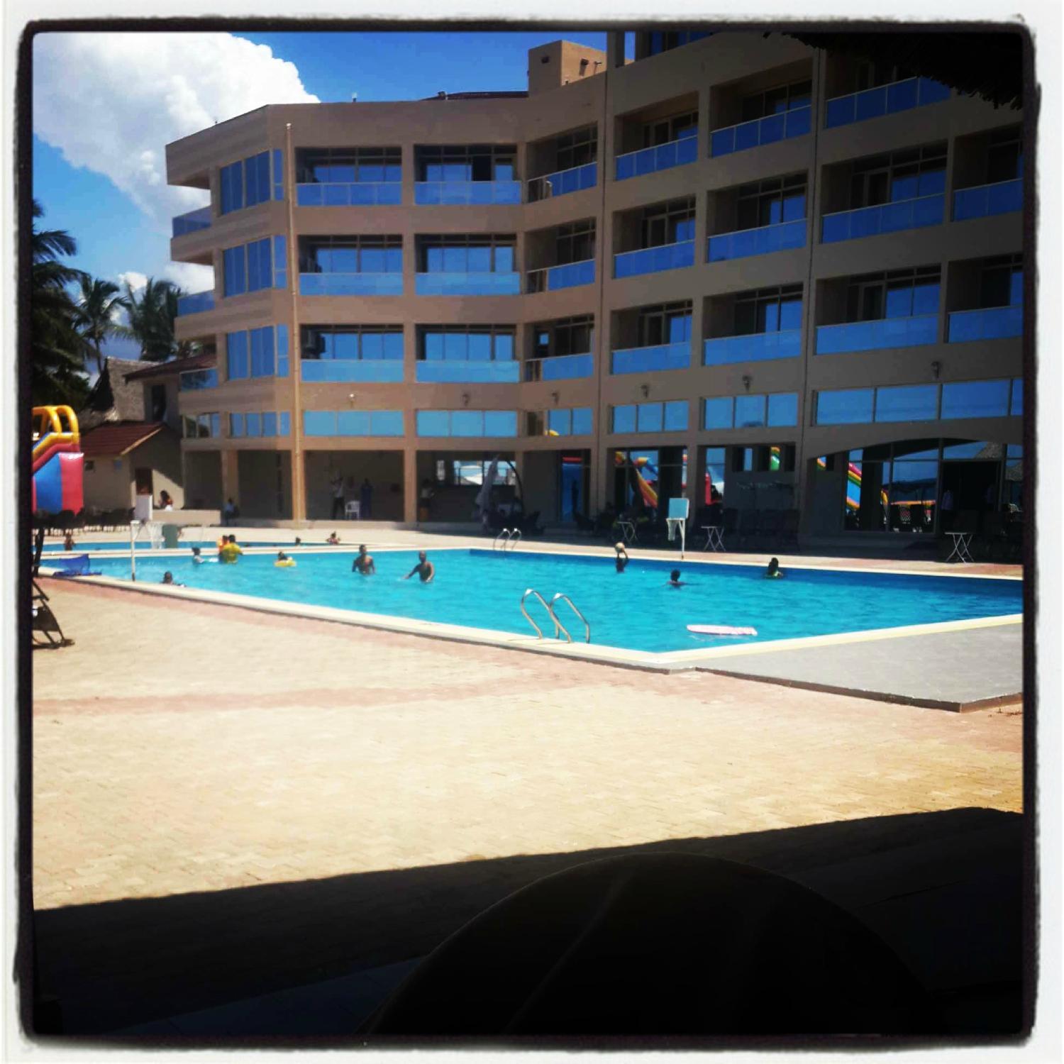 Landmark Hotel Limited-泳池