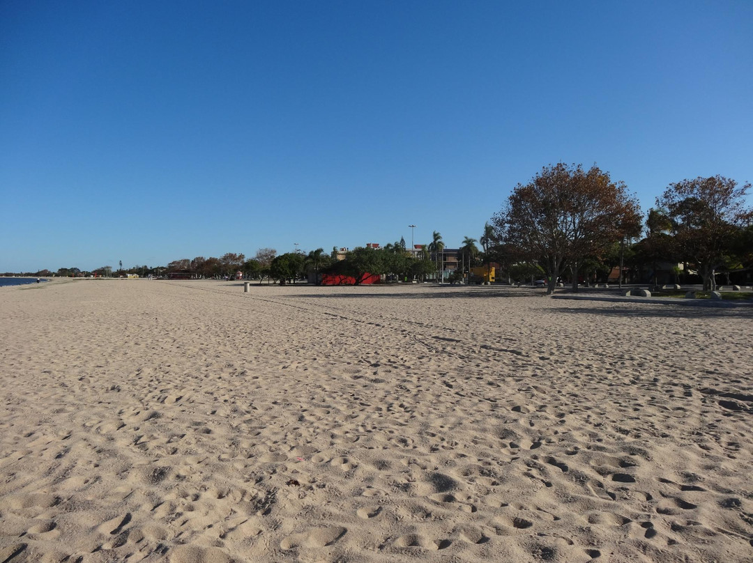 Praia Do Laranjal景点图片