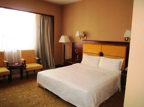 华悦凯旋大酒店主图