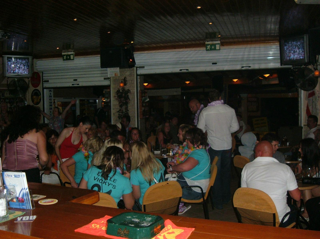 Maria's Famous Karaoke Fun Pub-Kavos必去景点