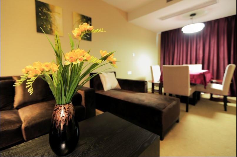 泊联汇时尚酒店(重庆沙坪坝高铁站西南医院店）主图