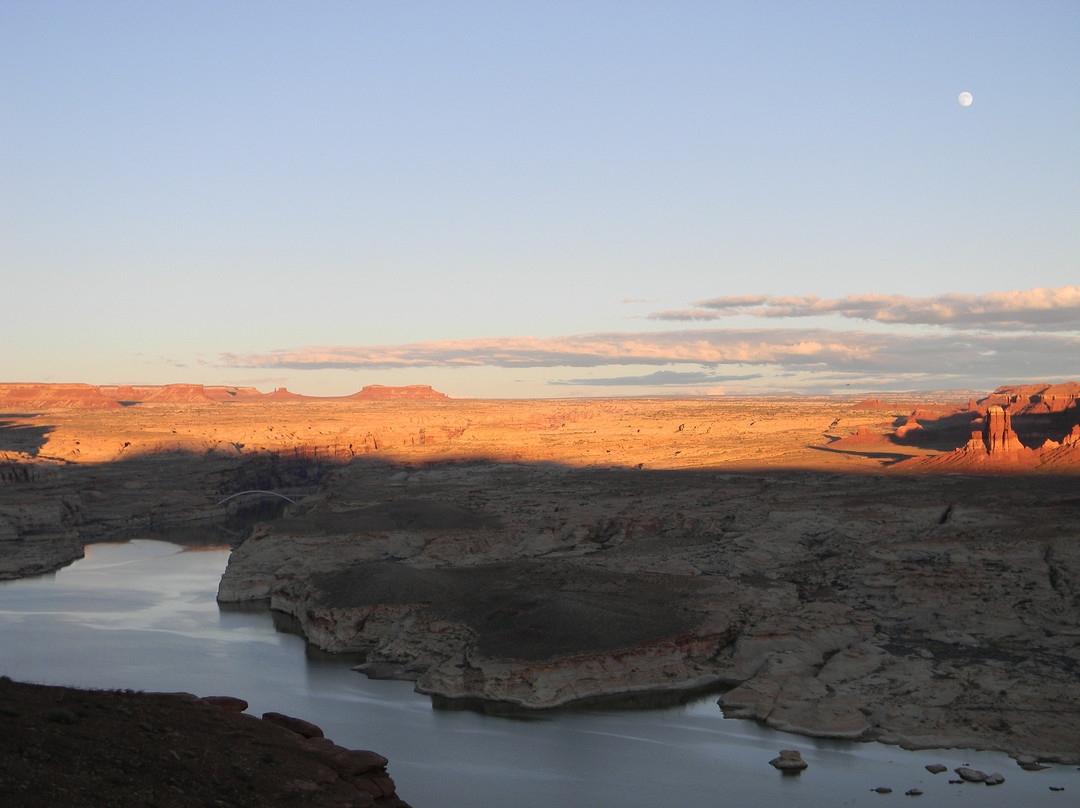 Utah State Route 95-布兰丁必去景点