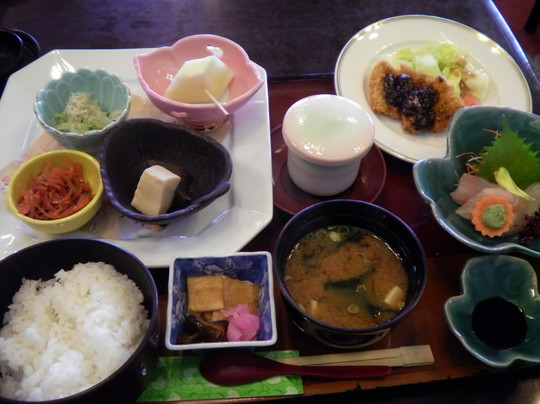 味処井桁屋主图