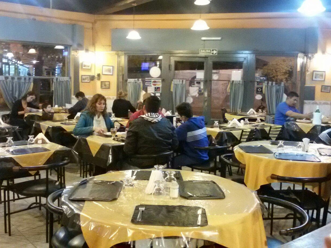 La Portena Pizzeria y Restaurante