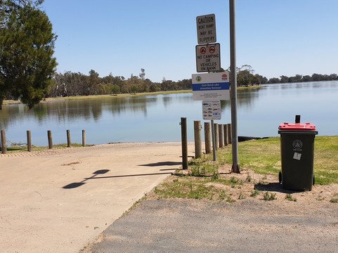 Gum Bend Lake-Condobolin必去景点