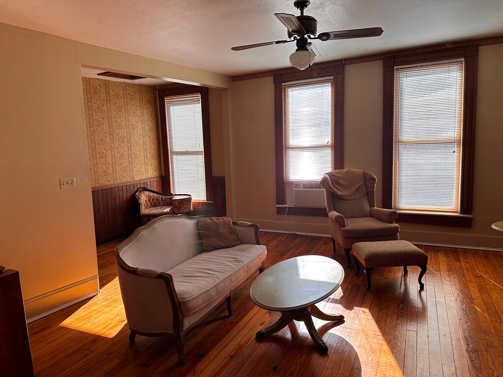 The New Orleans Hotel主图