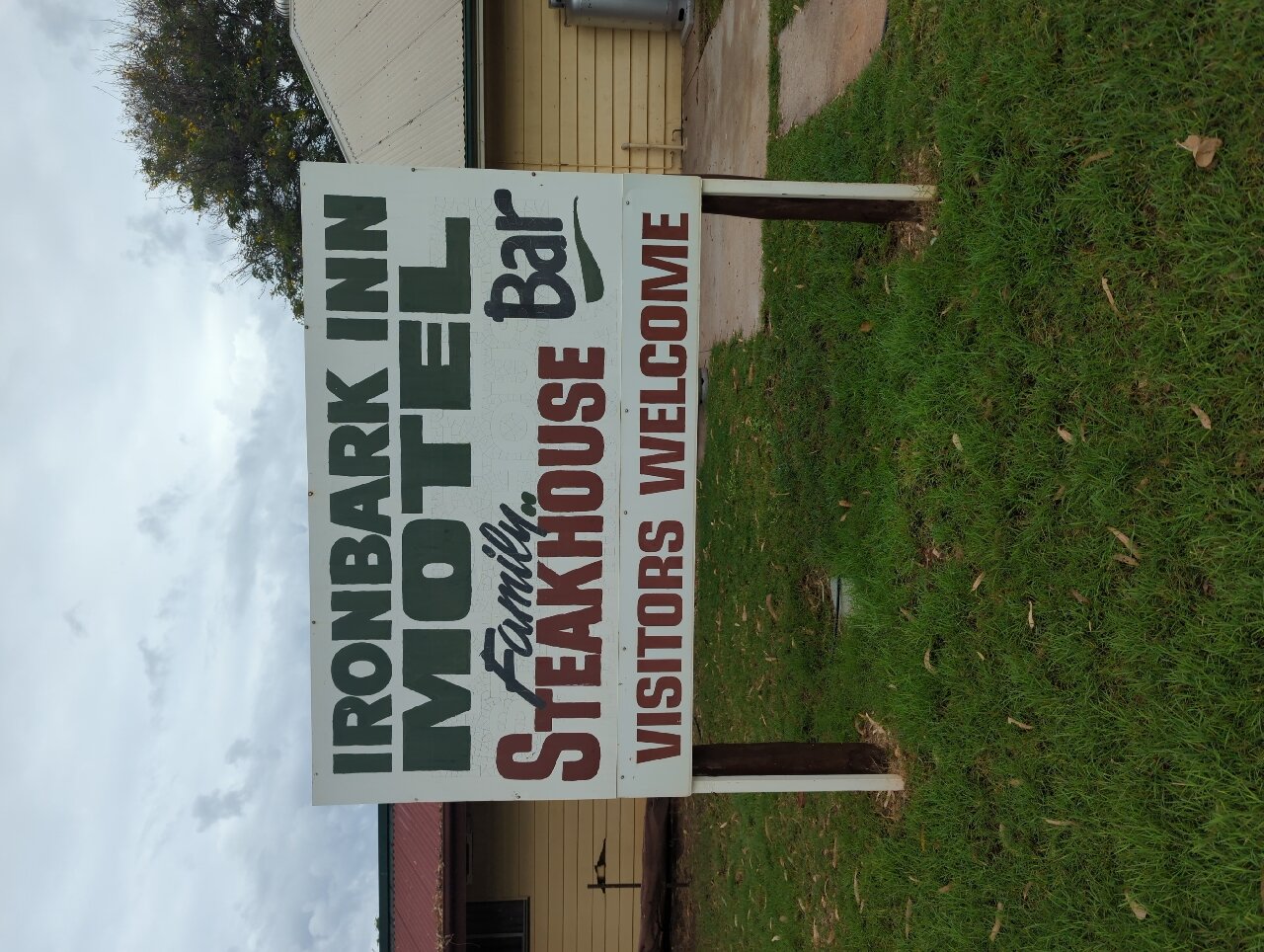 Ironbark Inn-官方
