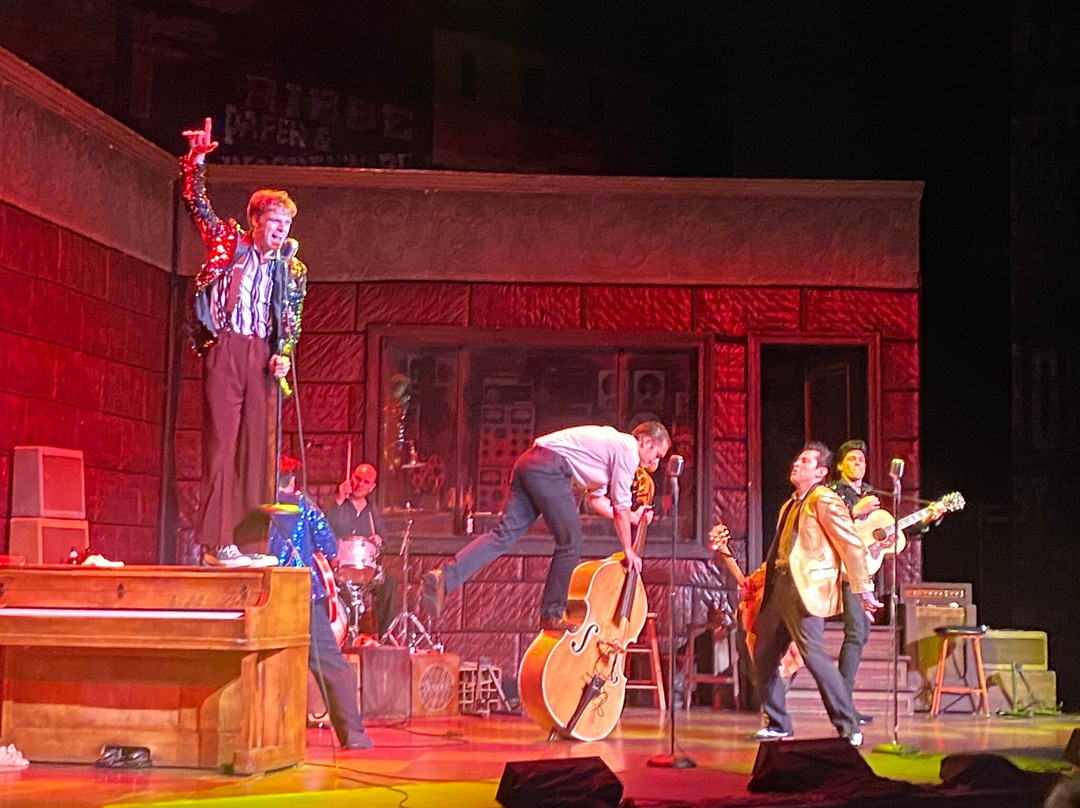 The Richard and Karen Carpenter Performing Arts Center-长滩必去景点