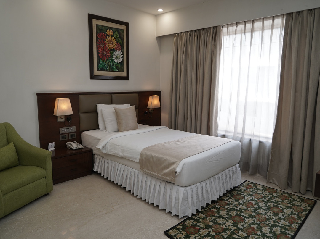 爱卡尔酒店主图