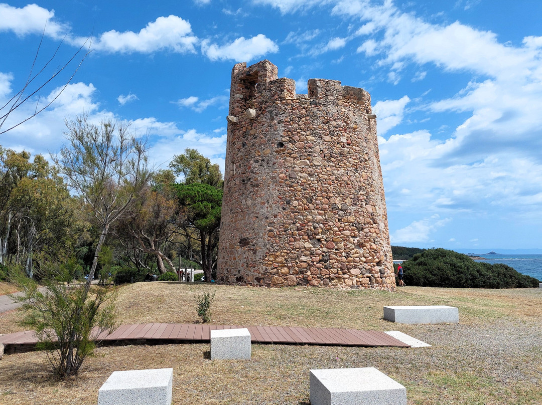 Torre di Cala d'Ostia-普拉必去景点