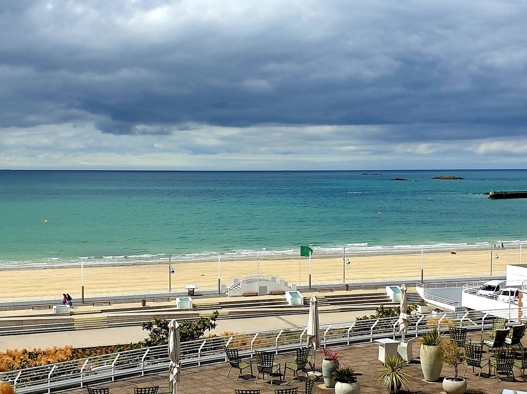Plage Du Val André景点图片