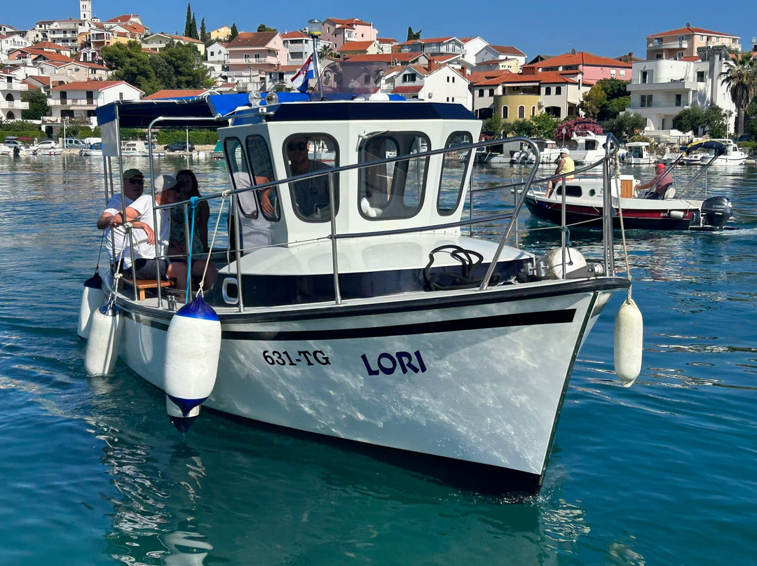 Boat Line Lori景点图片
