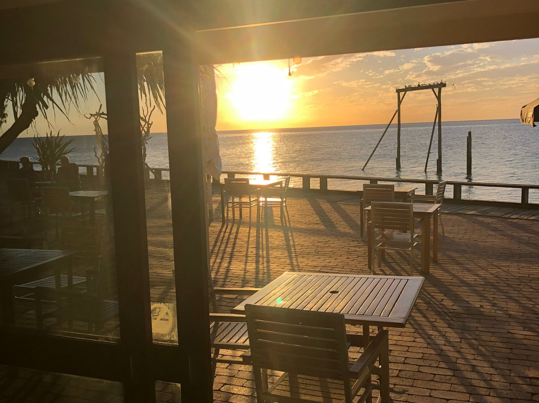 海伦岛酒店主图