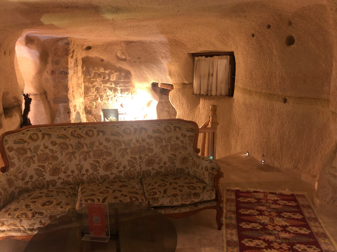 Abu Hayat Cave Suites主图