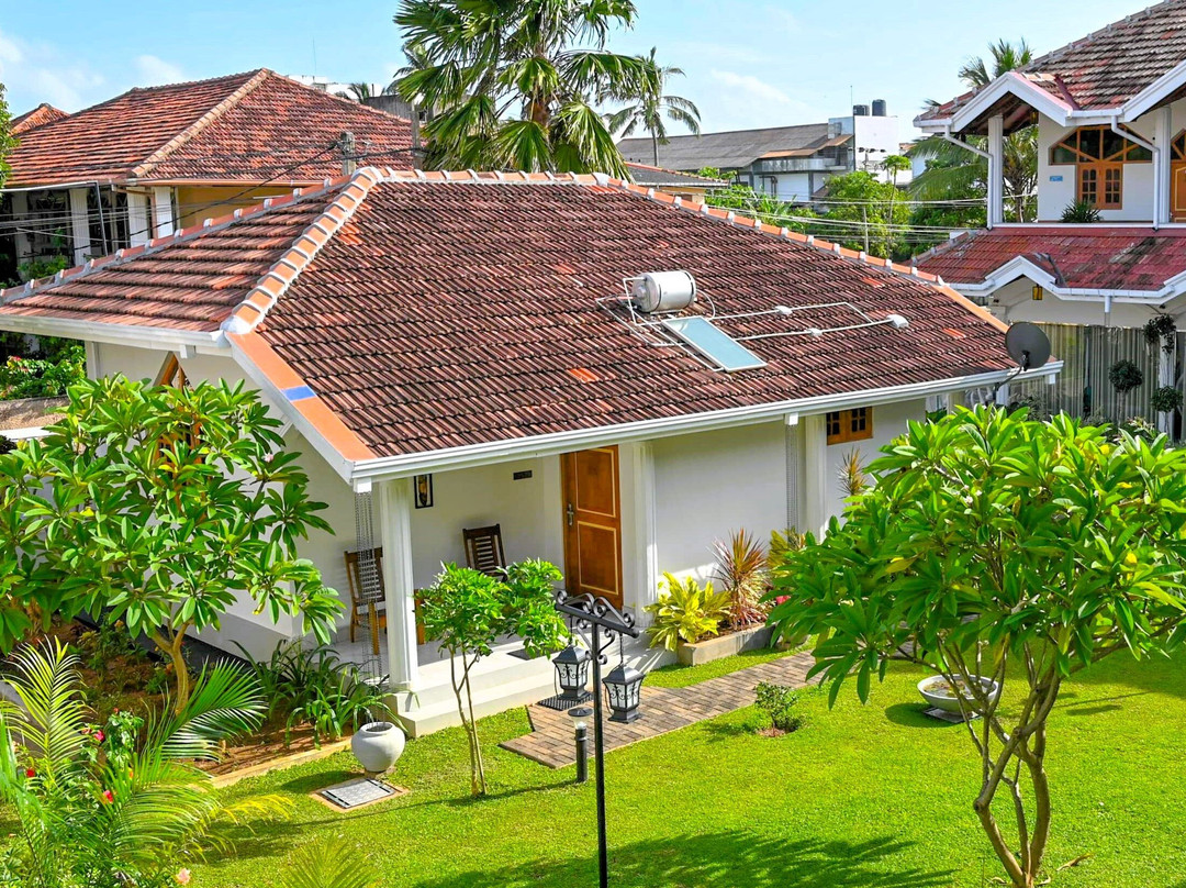 伊甸园假日村庄酒店主图