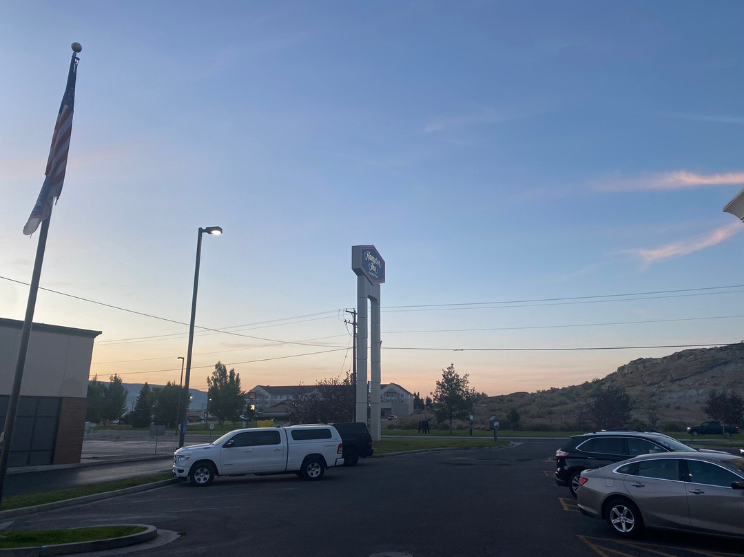 罗克斯普林斯希尔顿恒庭酒店主图