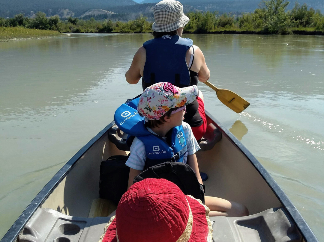 Far Out Gear Rentals-Radium Hot Springs必去景点