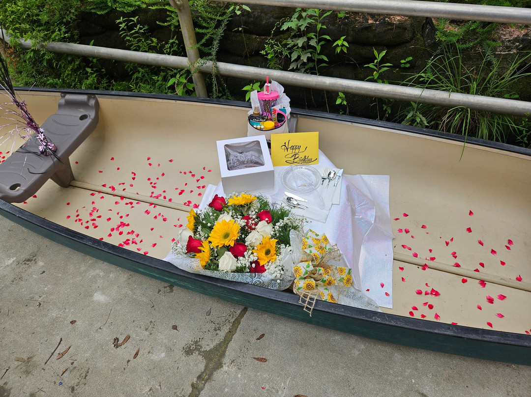 Canoe Adventures景点图片