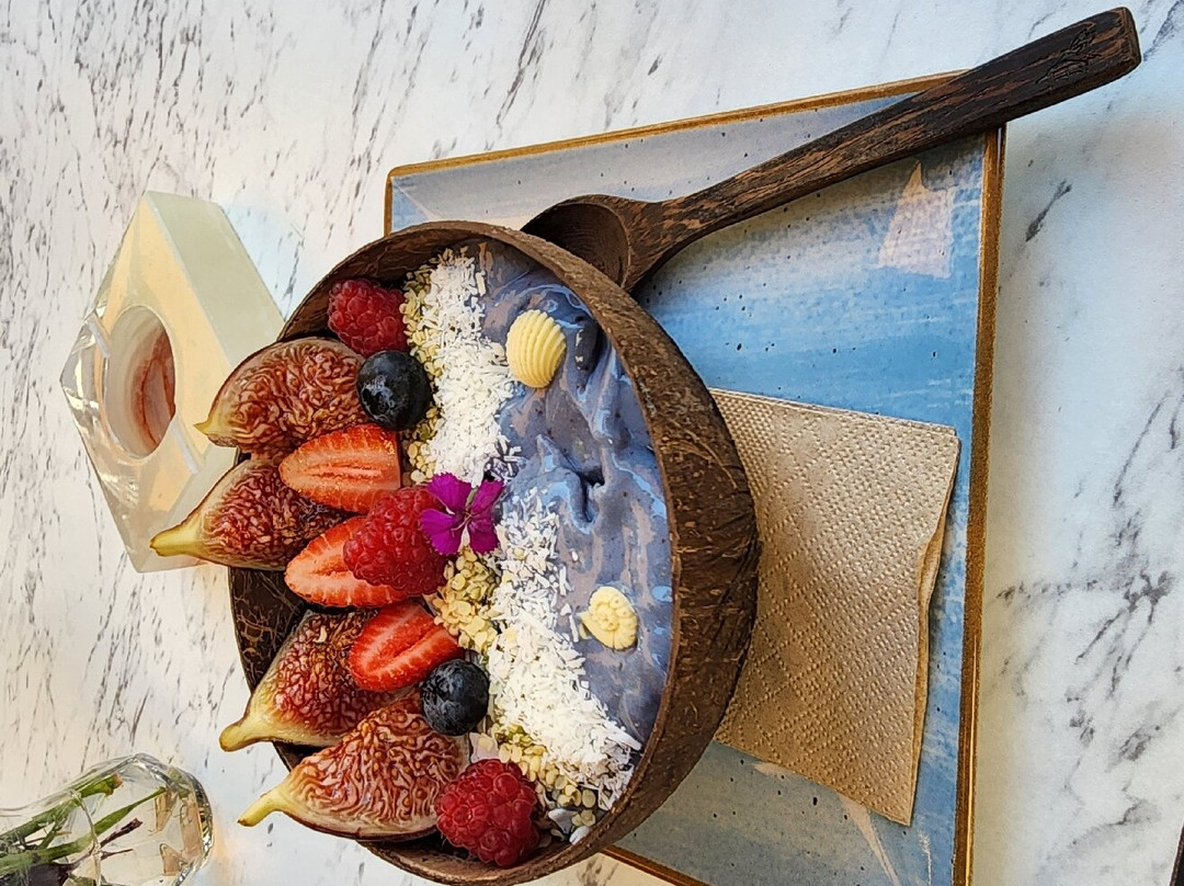 Green Library Lounge & Bar