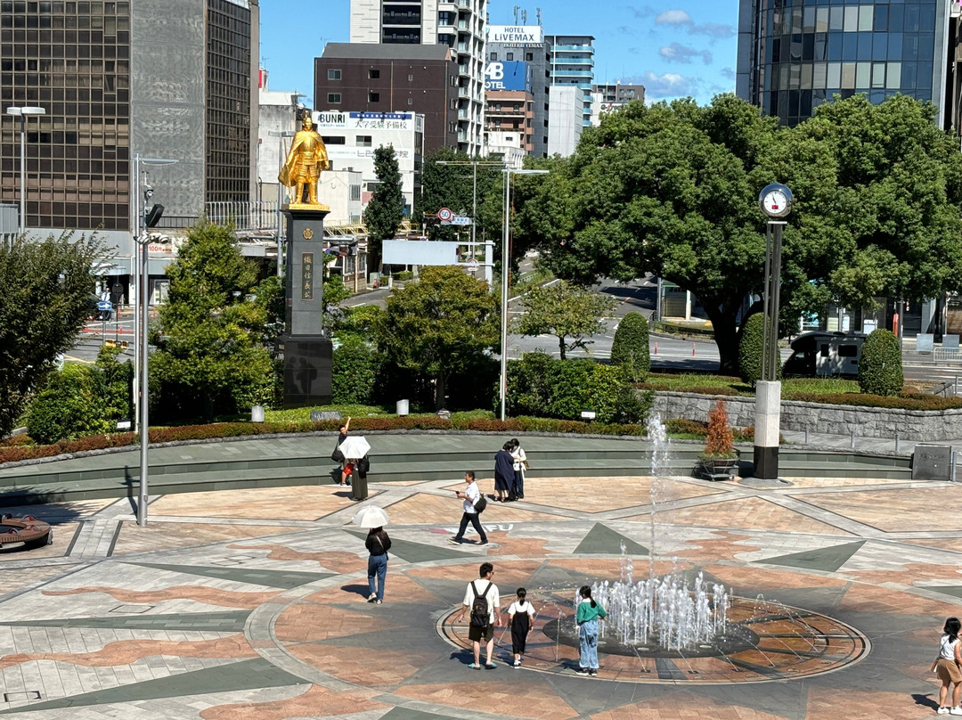 Gold Statue of Nobunaga Oda-岐阜市必去景点
