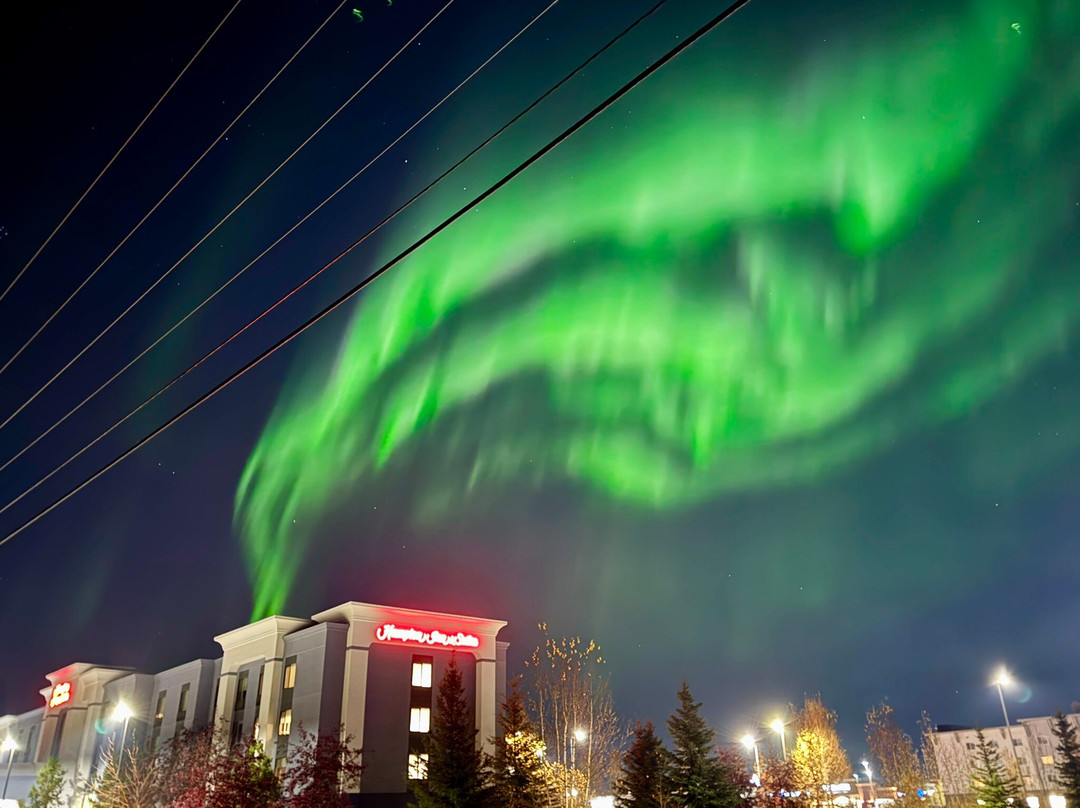 费尔班克斯汉普顿酒店及套房主图