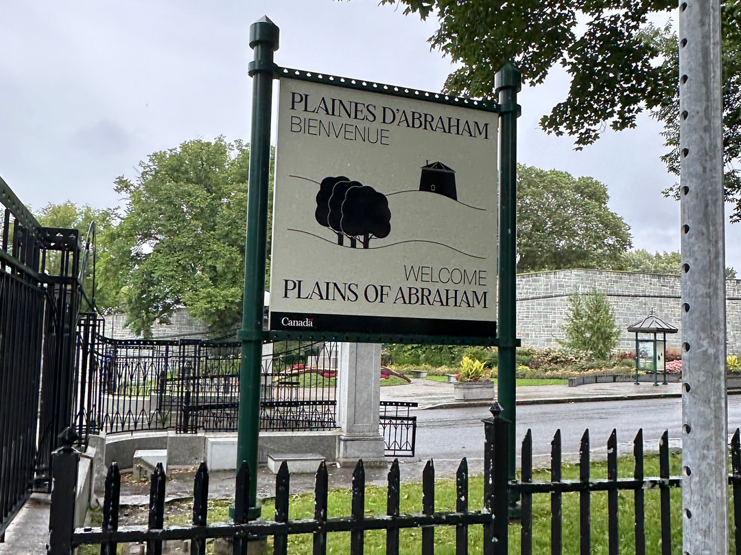 St. Louis Gate (Porte St. Louis)-魁北克市必去景点