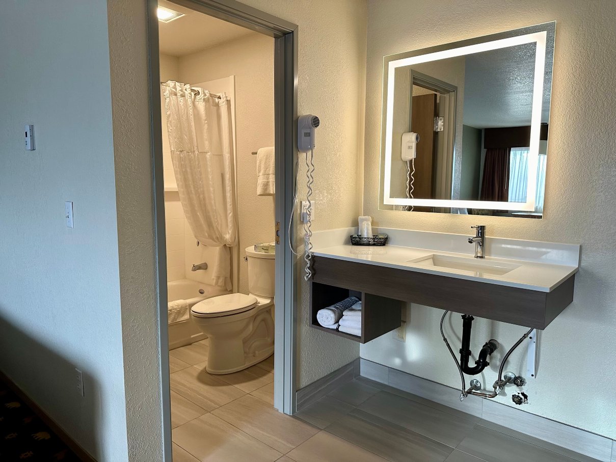 国王鲑贝斯特韦斯特酒店-浴室