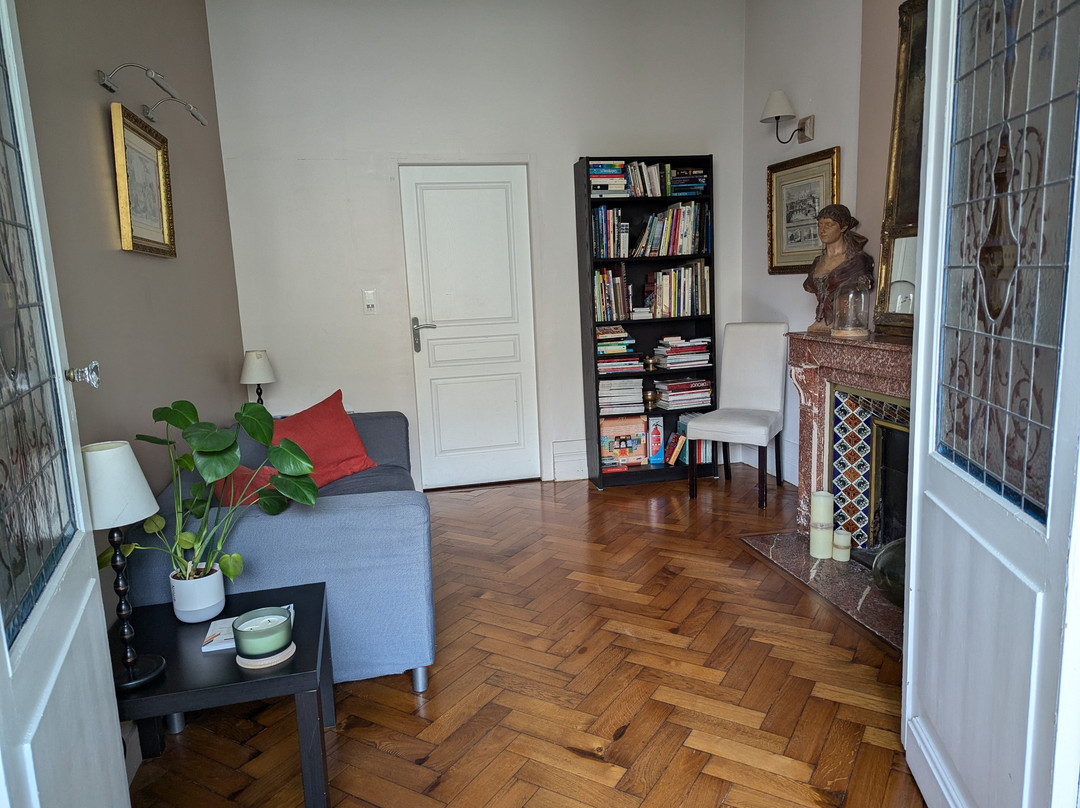 拉浩特蒙田酒店主图