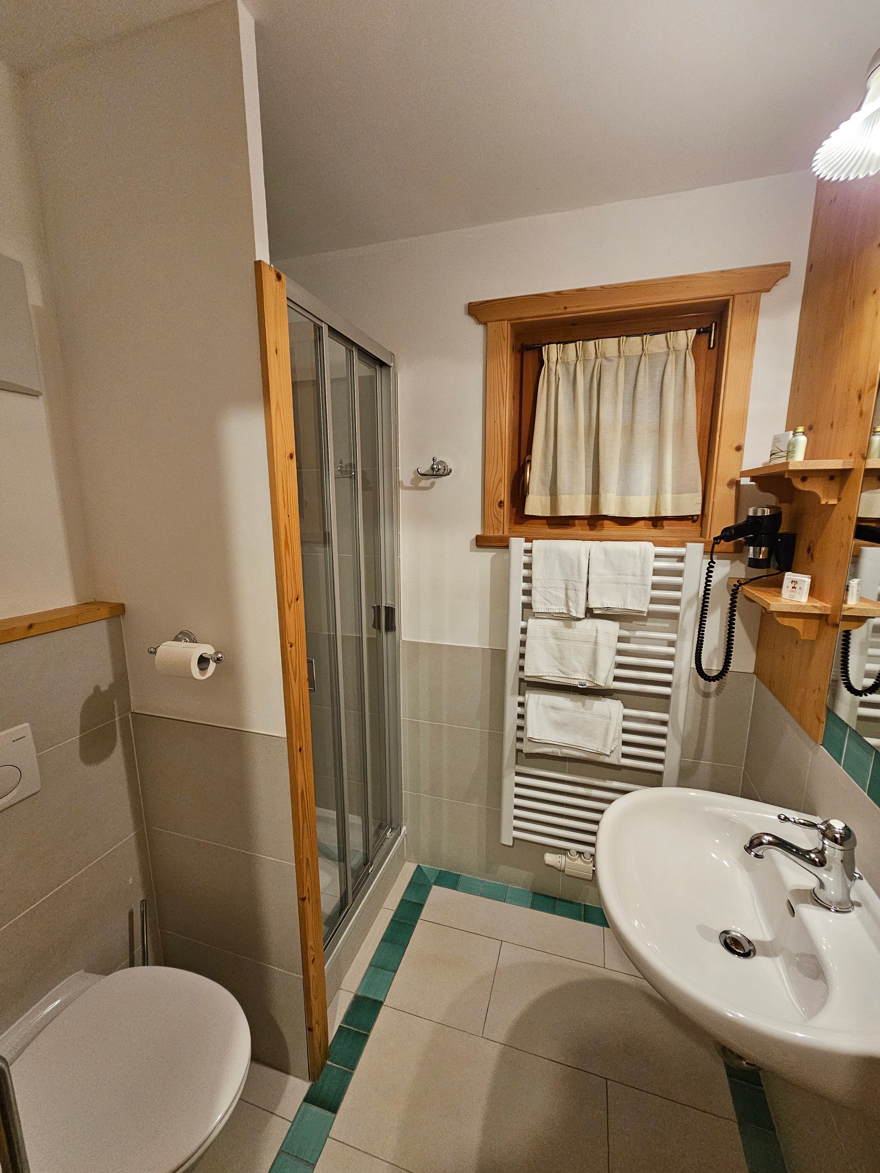 Post Alpina - Family Mountain Chalets-浴室
