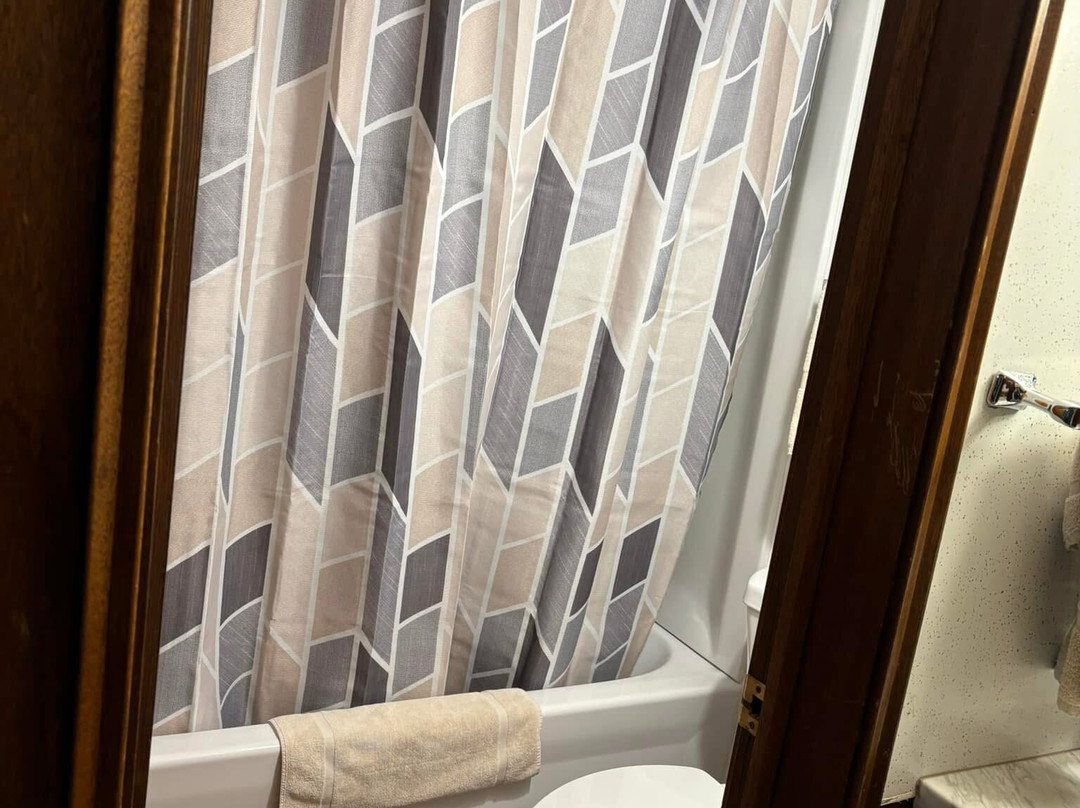 Four Seasons Motel主图