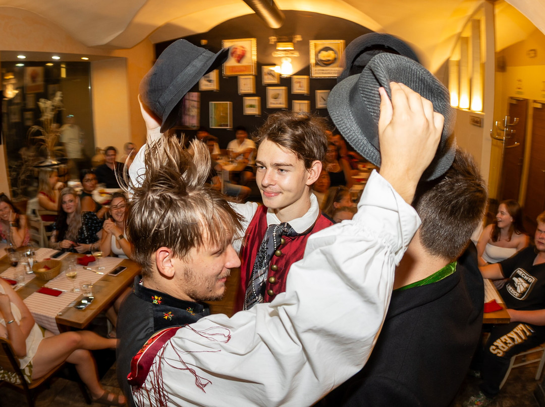 Traditional Slovenian Dinner & Show-卢布尔雅那必去景点