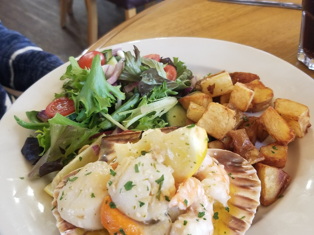 Claire's Cabin, Cafe & Smokehouse