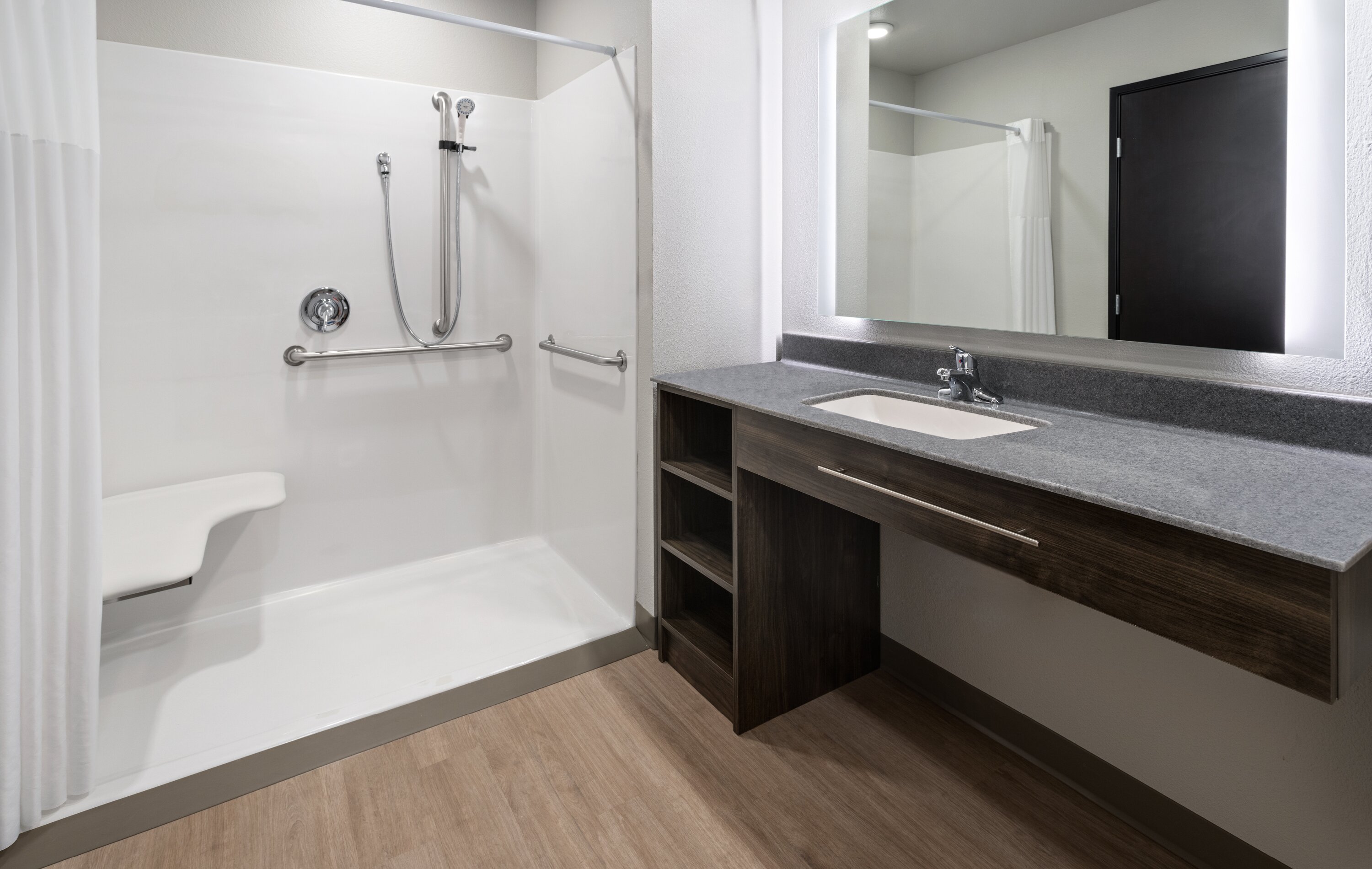 My Place Hotel-Huntersville NC-浴室