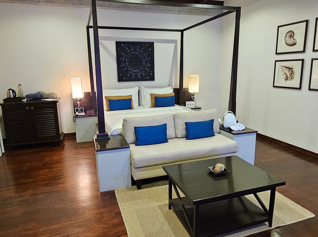 乌盖湾酒店主图