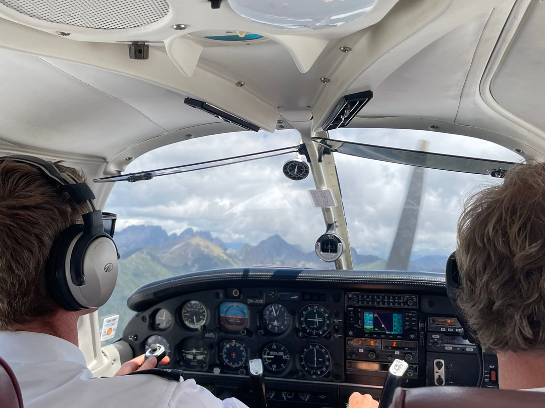 Golden Bay Air-塔卡卡必去景点