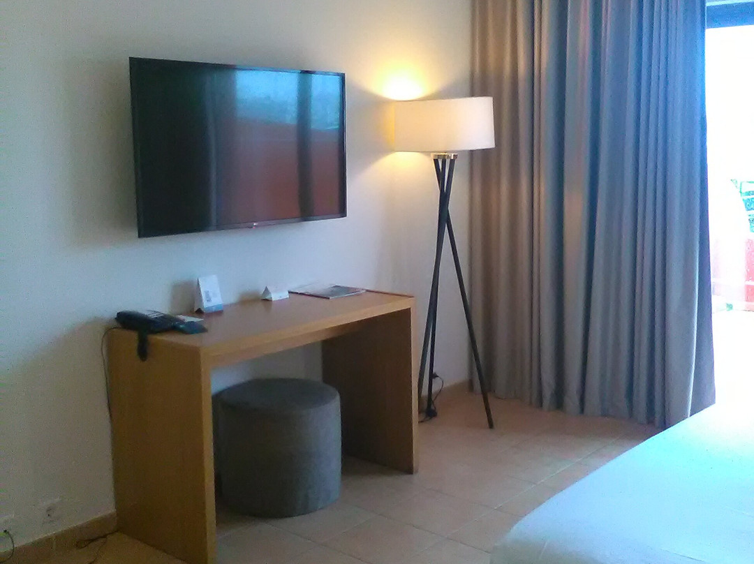 波尔蒂芒码头酒店主图