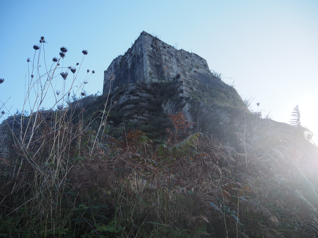 Castillo De Narahío-San Sadurnino必去景点
