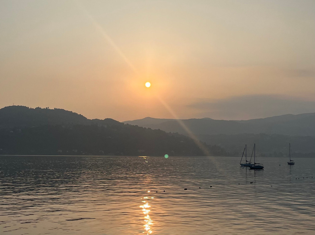 Lounge Bar La Noce-Angera必去景点