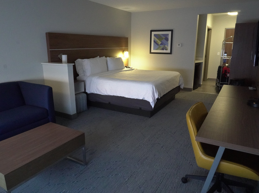 Holiday Inn Express & Suites Moore By IHG主图