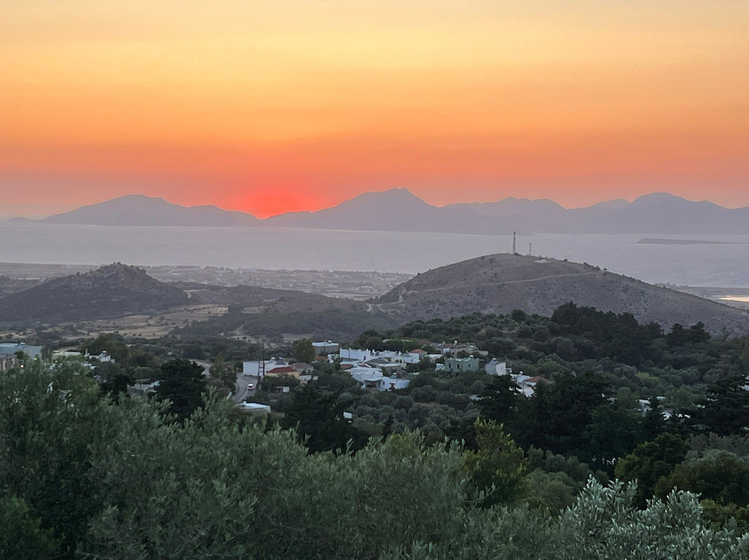 Zia Sunset Balcony View Point-Zia必去景点