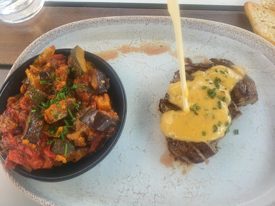 Hippopotamus Steakhouse