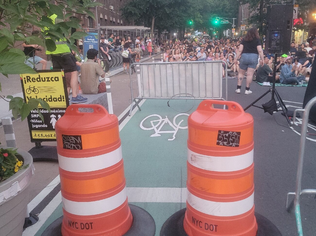 31st Avenue Open Street