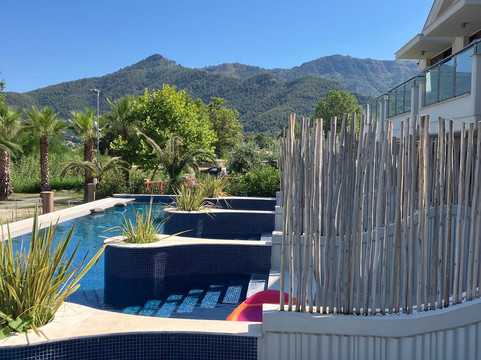 亚历山大黄金精品酒店（限成人）主图